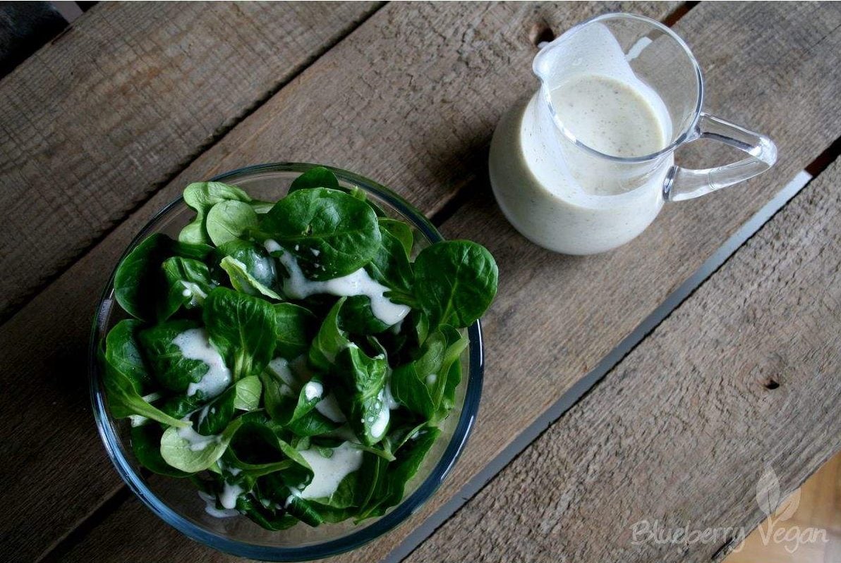 Feldsalat mit veganem Buttermilchdressing