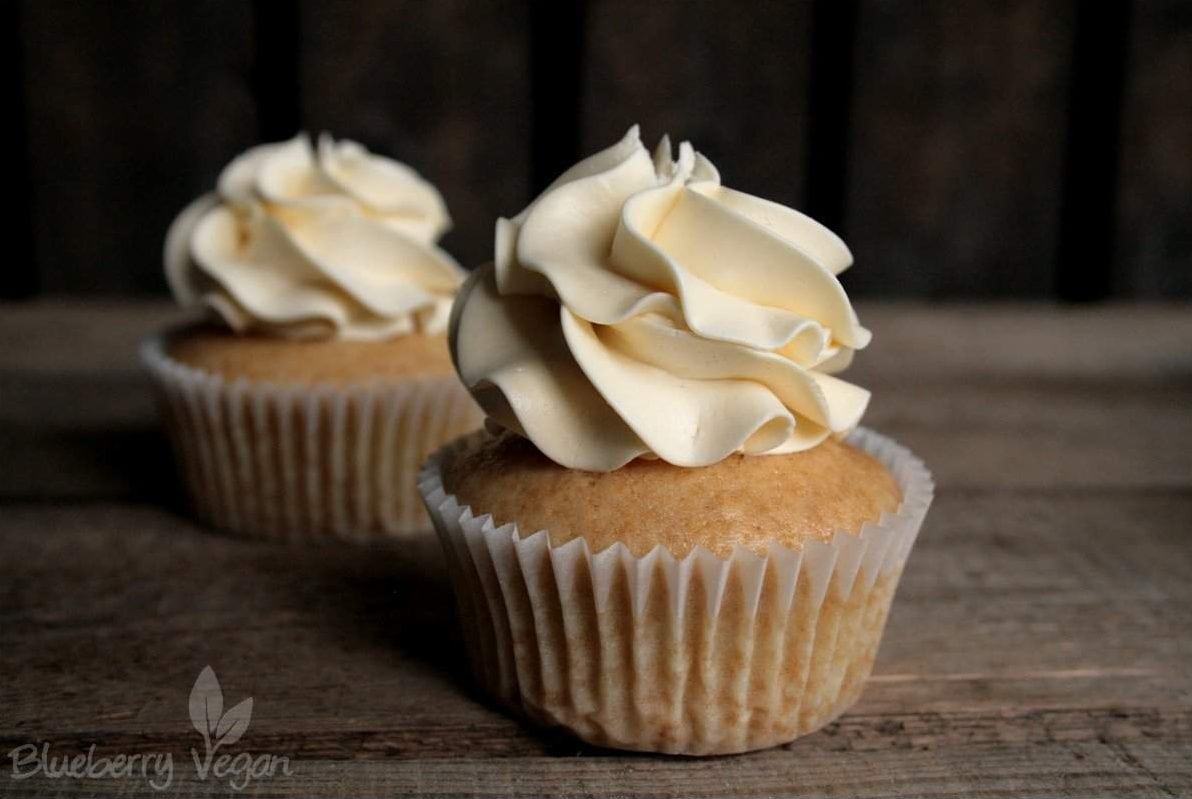 Einfache Schoko- und Vanille-Cupcakes - Blueberry Vegan