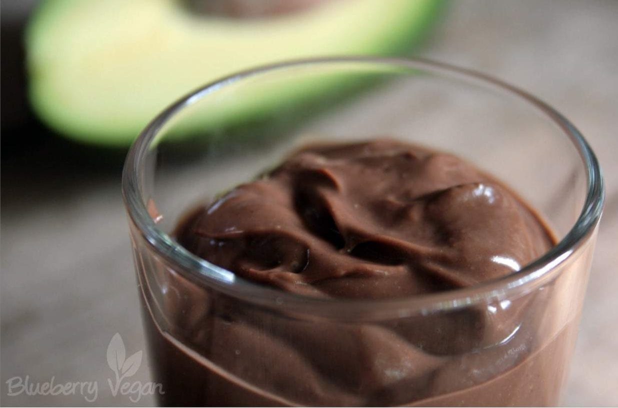 Schokoladencreme mit Avocado und Joghurt | Blueberry Vegan