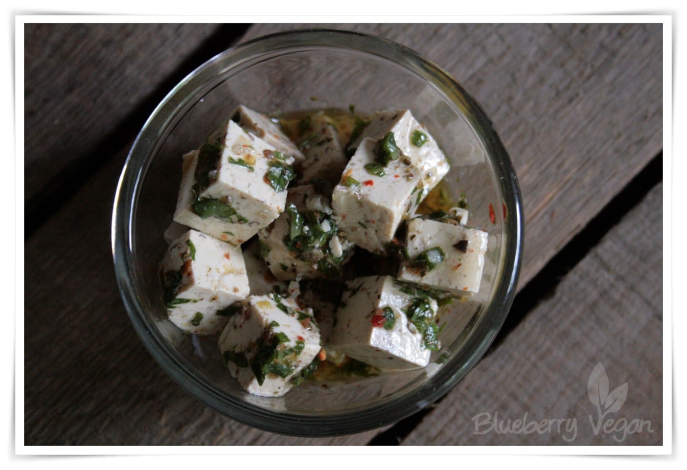 Seitan-Gyros mit Zaziki, Salat und Tofu-Feta – Blueberry Vegan