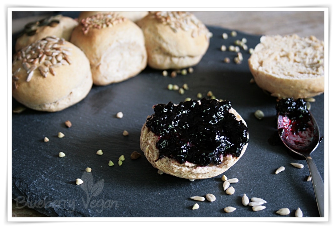 Schnelle Joghurt-Brötchen – Blueberry Vegan