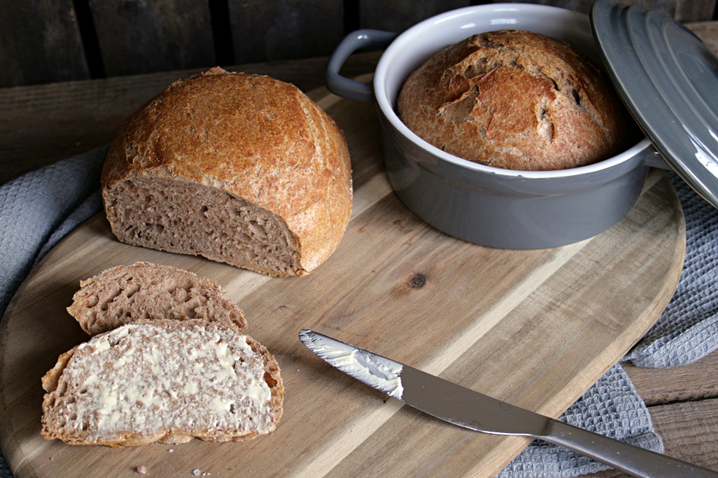 Knuspriges Vollkornbrot aus dem Topf | Blueberry Vegan