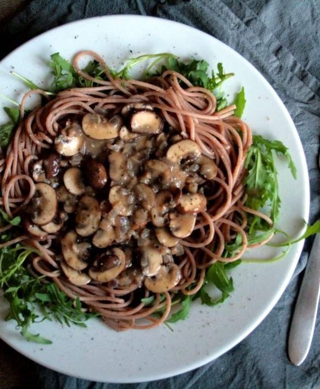 Rahmchampignons mit Spaghetti und Rucola