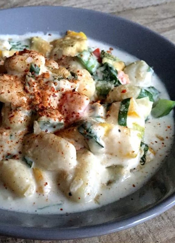 Cremiger Gnocchi-Auflauf mit Paprika und Bärlauch