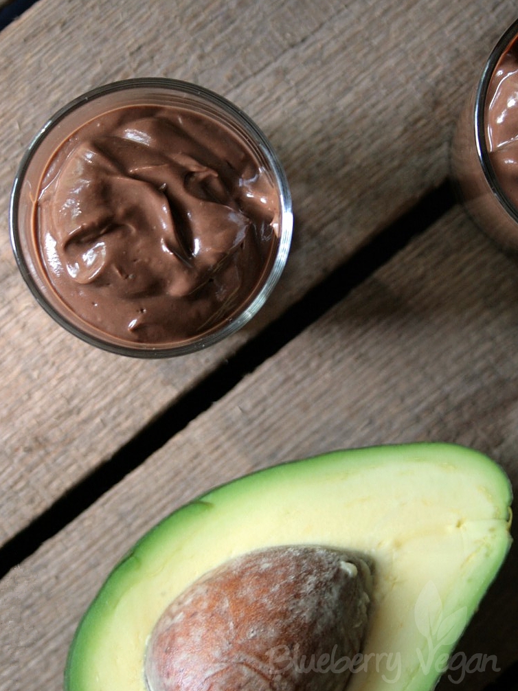 Chocolate Mousse with Avocado and Yoghurt