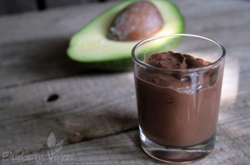 Schokoladencreme mit Avocado und Joghurt | Blueberry Vegan