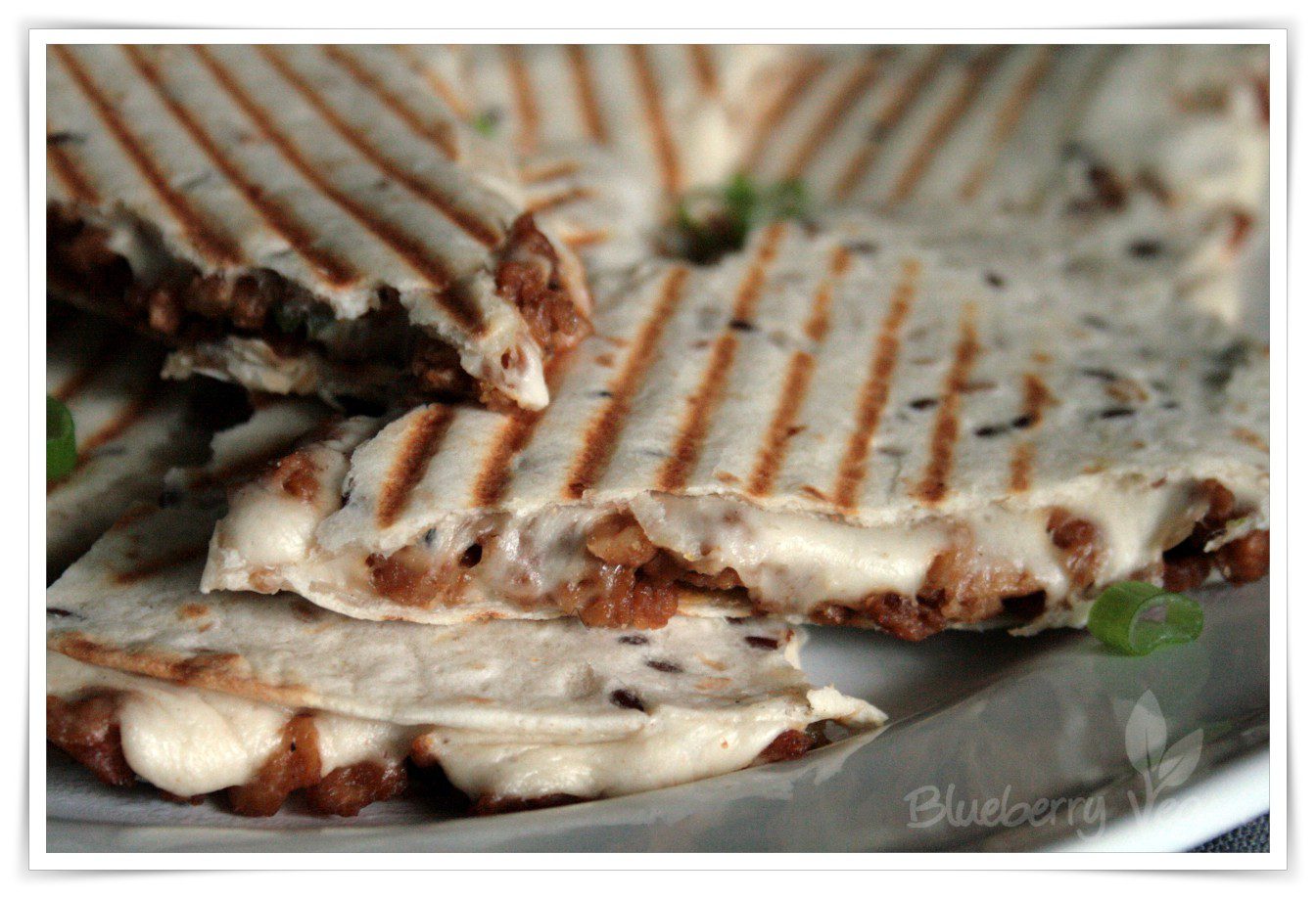 Quesadillas mit Sojahack und Cashewkäse | Blueberry Vegan