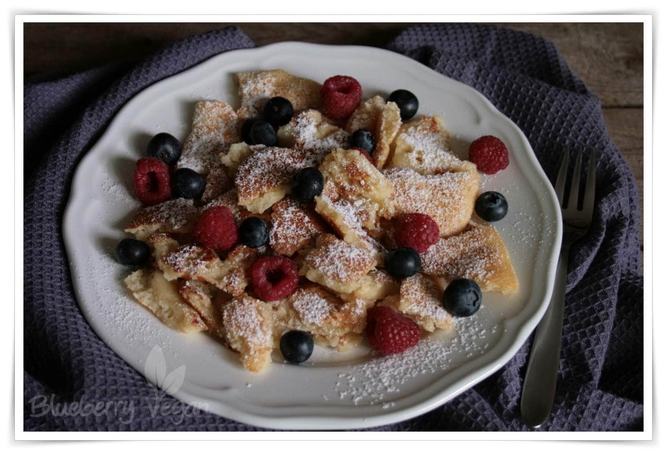 Spelt and Buttermilk Kaiserschmarrn with fresh Berries | Blueberry Vegan