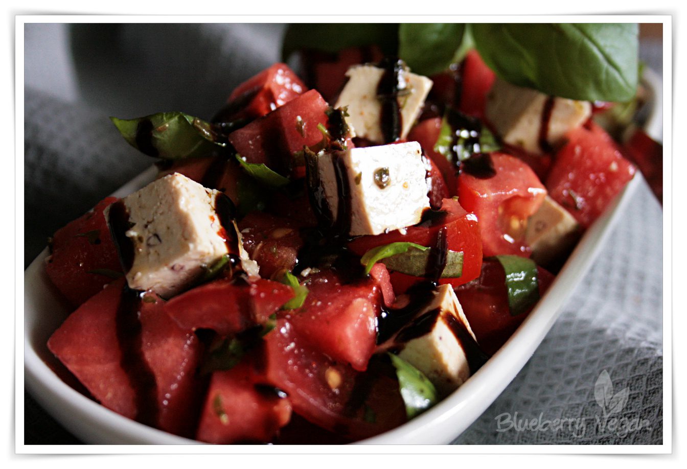 Salat mit Wassermelone, Basilikum und Feta-Alternative | Blueberry Vegan