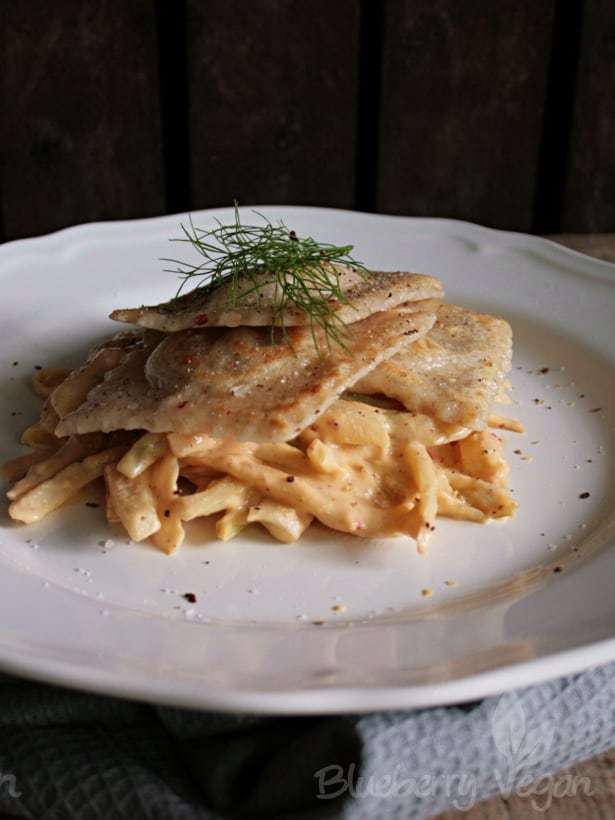 Maultaschen mit Fenchel und Chili-Cashew-Rahm