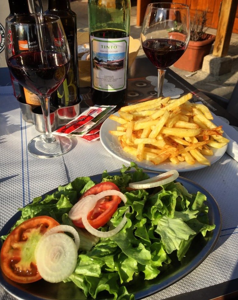 [cml_media_alt id='7090']Salat mit Pommes - wenigstens vegan[/cml_media_alt]