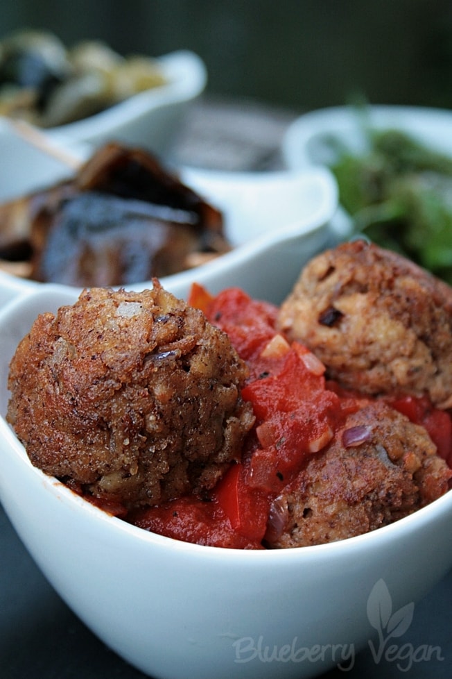 Dreierlei warme Tapas mit Oliven und Brot | Blueberry Vegan