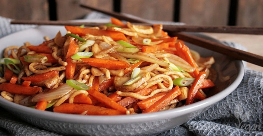 Gebratene Nudeln wie vom Lieblings-Chinesen | Blueberry Vegan