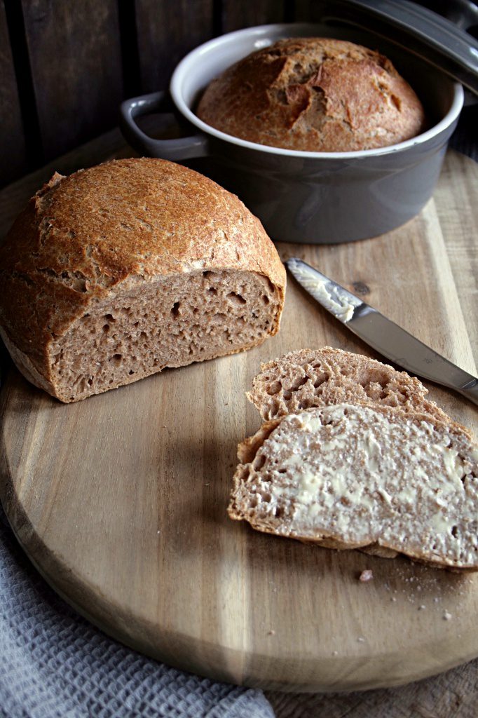 Knuspriges Vollkornbrot aus dem Topf