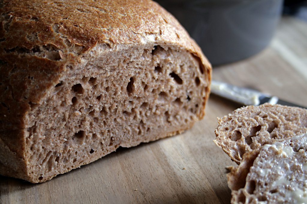 Knuspriges Vollkornbrot aus dem Topf | Blueberry Vegan