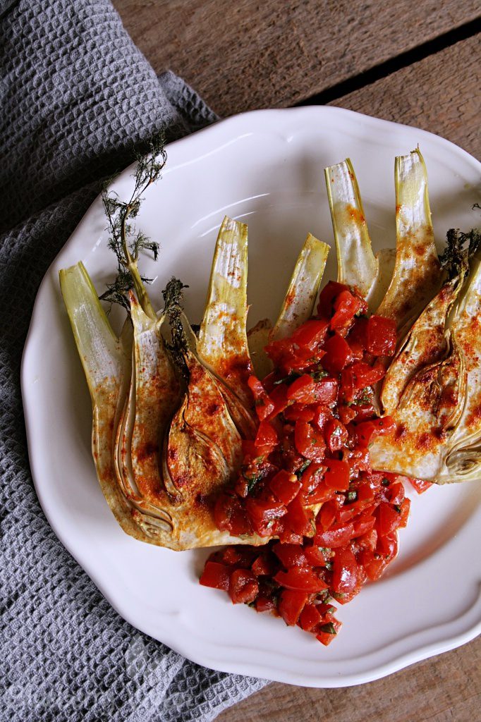 Gebackener Fenchel mit Harissa-Salsa