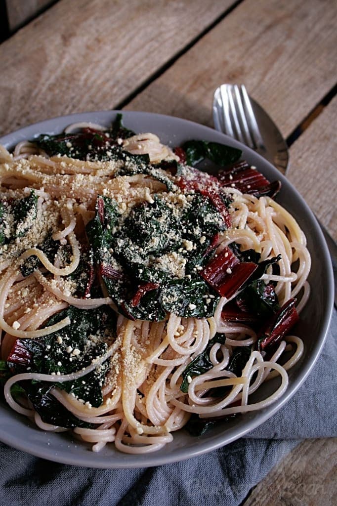 Schnelle Mangold-Spaghetti - Blueberry Vegan