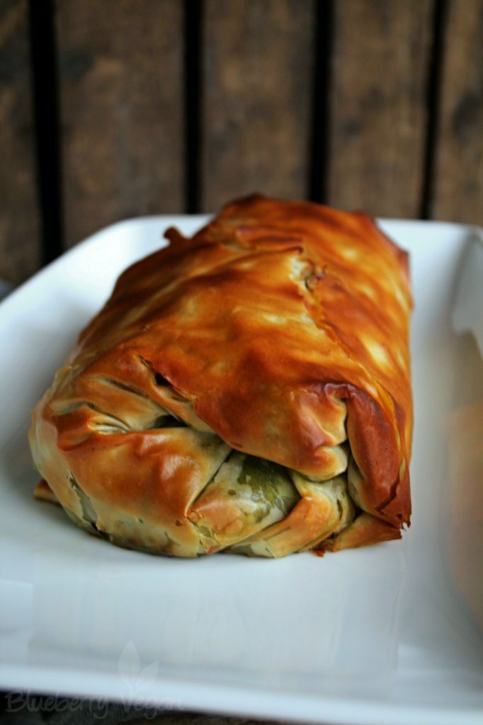 Spargel-Pilz-Strudel mit Bärlauch und Sauce Hollandaise - Blueberry Vegan