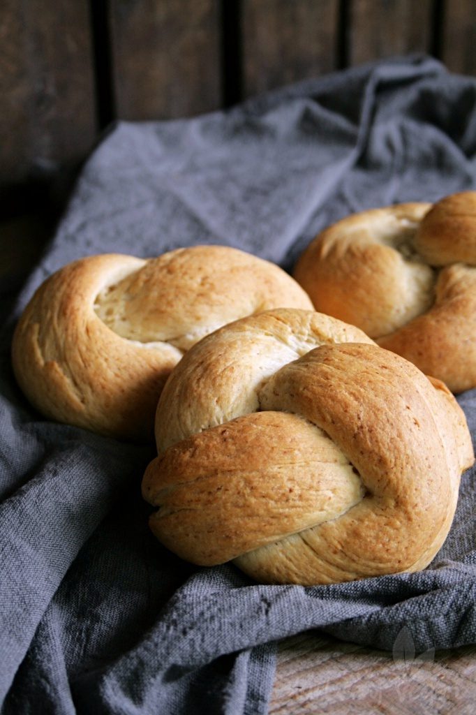 Fluffy and Tender Butter Knots