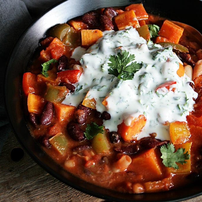 Kunterbuntes Gemüse-Chili mit Süßkartoffeln | Blueberry Vegan