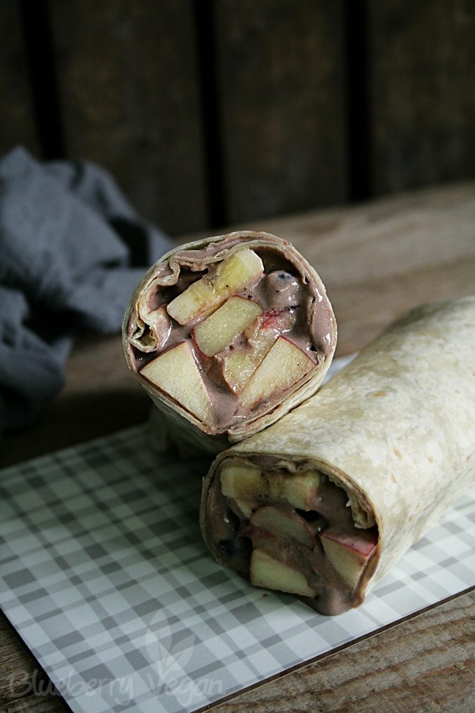 Frühstückswrap mit Obst und Schokoquark