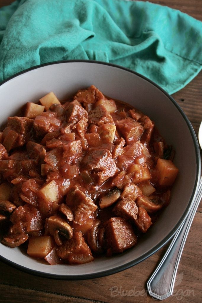 Deftiges Seitan-Gulasch