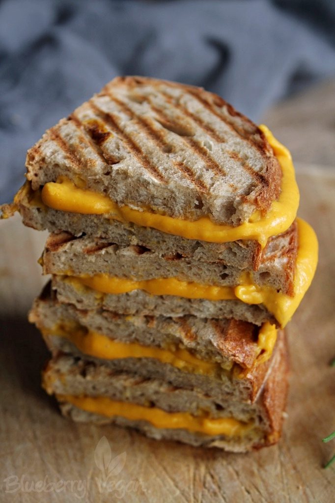 Leckere Butternuss-Käse-Sandwiches