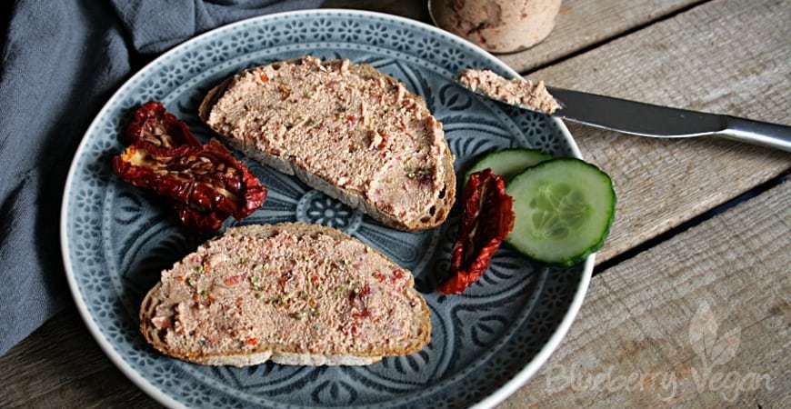 Tofu-Aufstrich mit getrockneten Tomaten | Blueberry Vegan