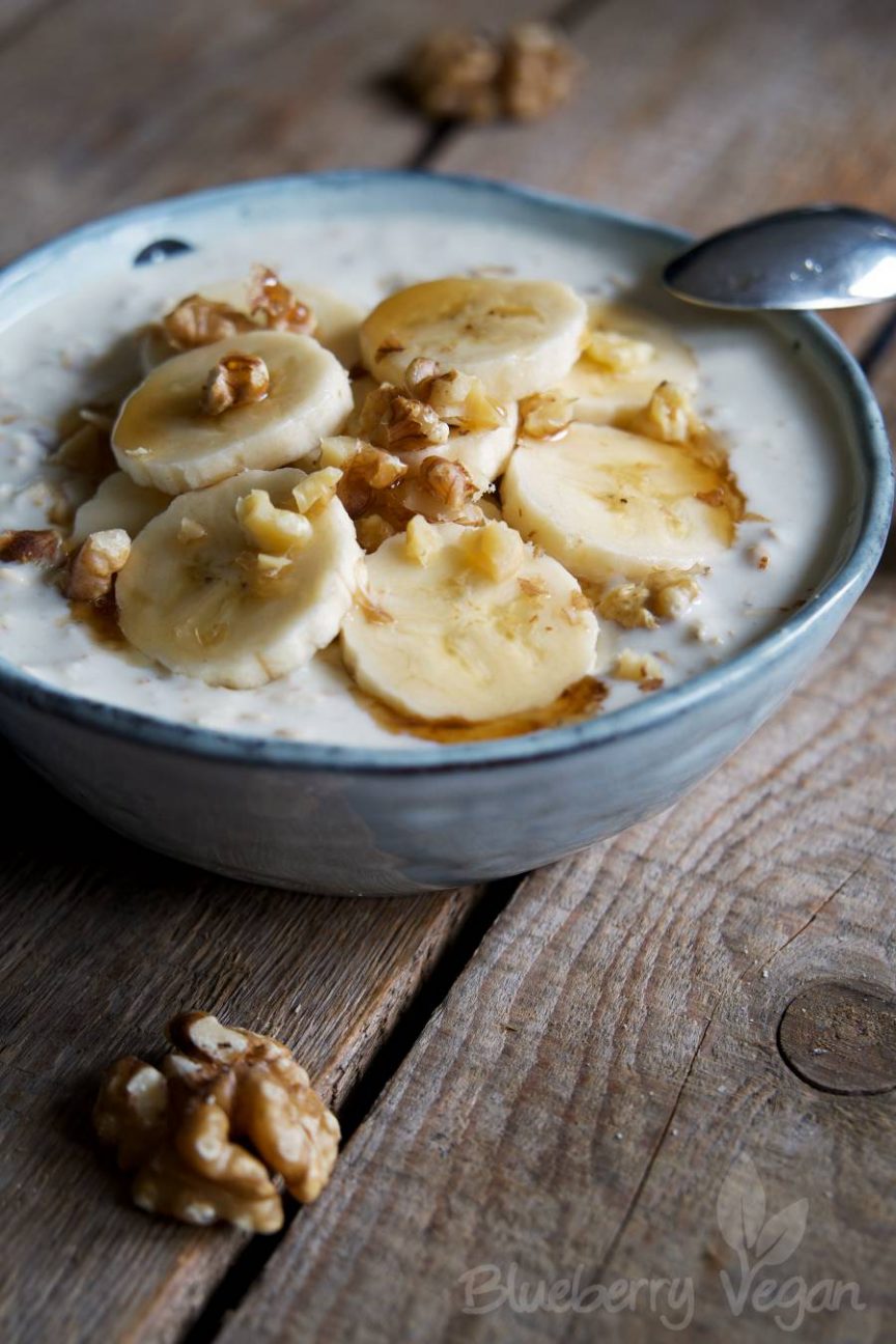 Overnight Yoghurt Oats mit Banane und Ahornsirup - Blueberry Vegan