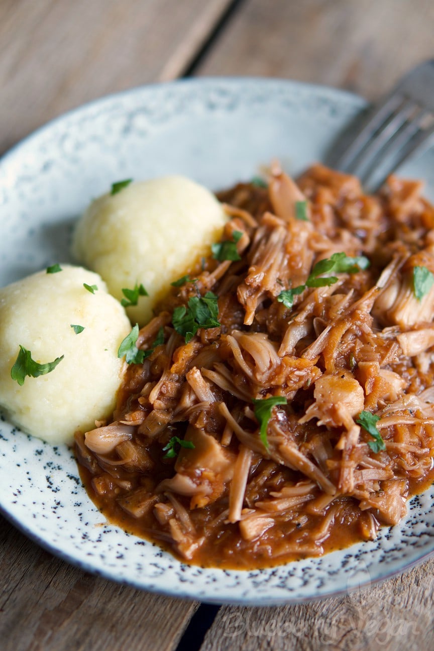 Deftiges Jackfruit-Gulasch