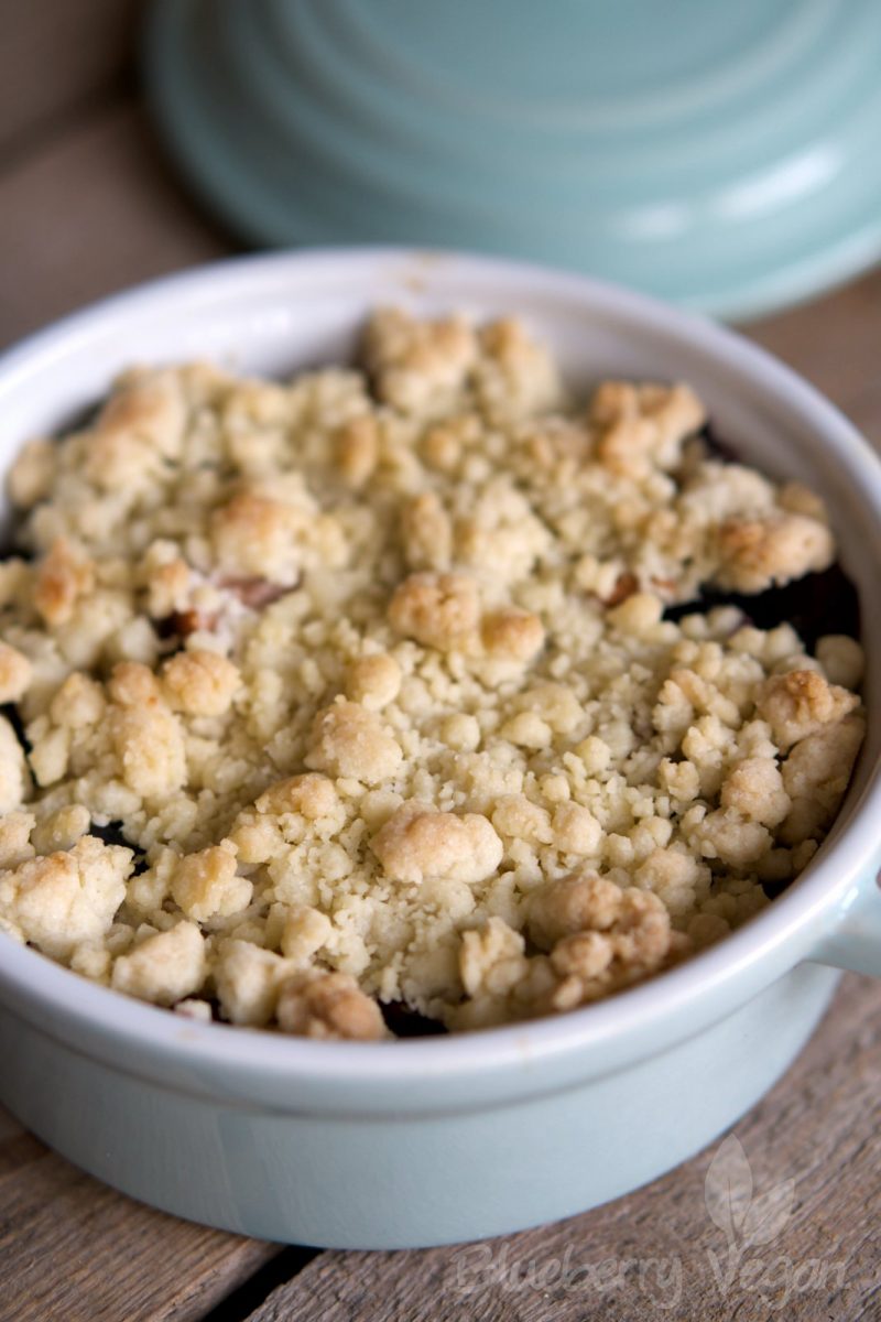 Delicious Pear Blueberry Crumble | Blueberry Vegan