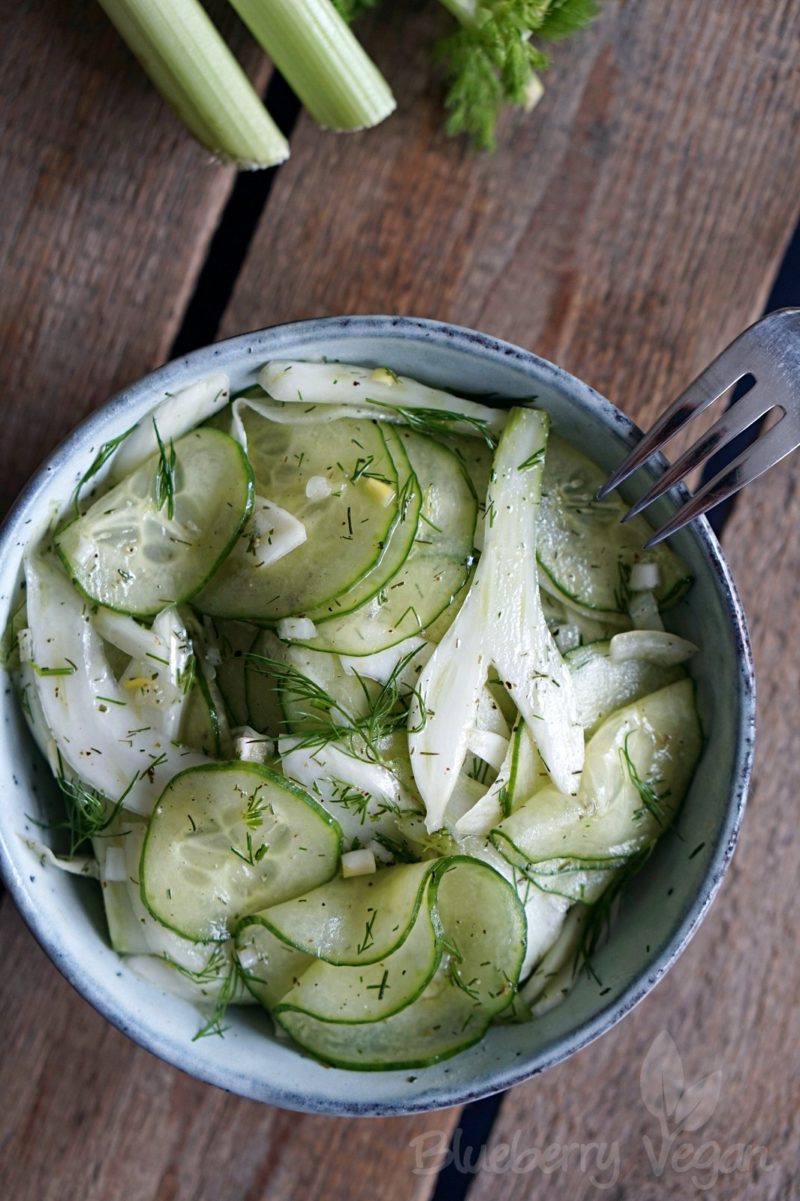 Schneller Gurken-Fenchel-Salat mit Dill | Blueberry Vegan